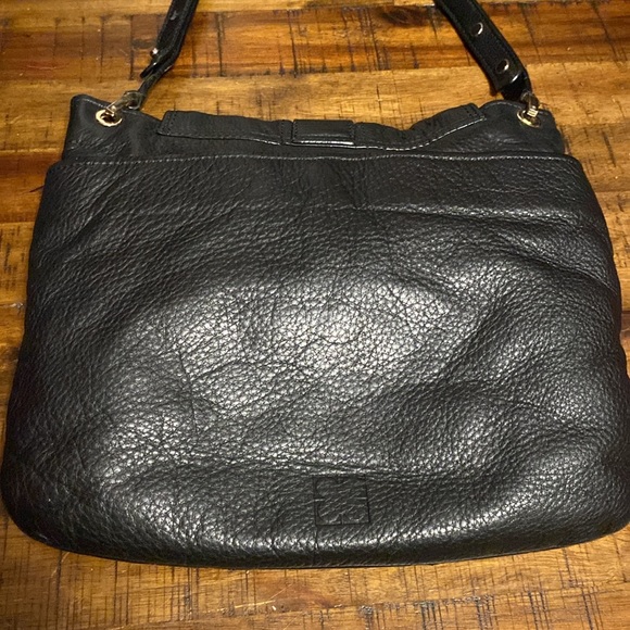 Liz Claiborne New York Genuine Leather Black & Gold Flap Shoulder Bag Purse - Picture 7 of 15